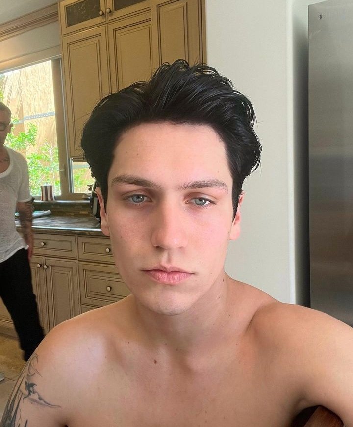 comforthuddy_'s tweet image. Daily I love @xhuddy tweet 🖤