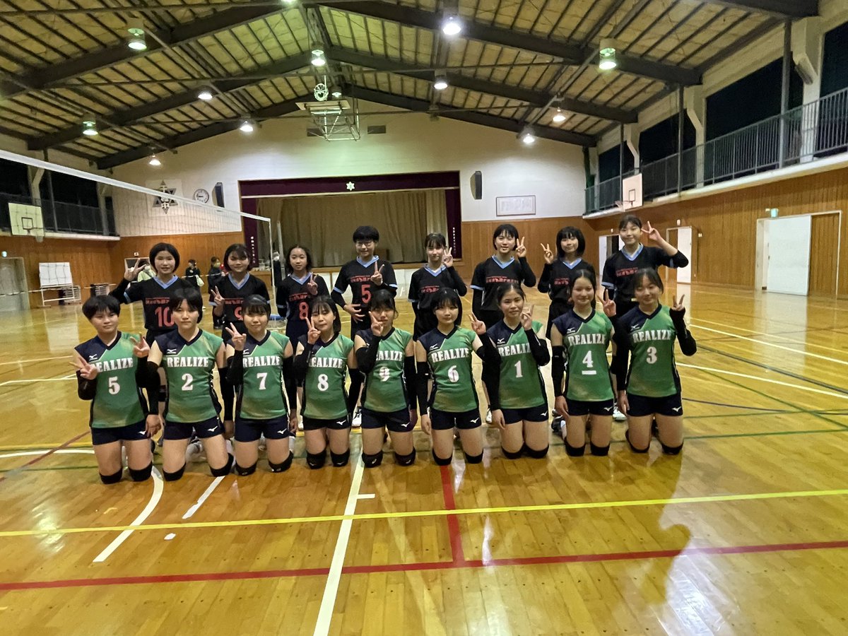 BallRealize's tweet photo. レッドブレーツェルさんと練習試合をしてもらいました！
#リアライズ
#バレーボールクラブ
#千葉県市原市
#部員募集中
#レッドブレーツェル　さん
#ありがとうございました https://t.co/ByqmGnrKec