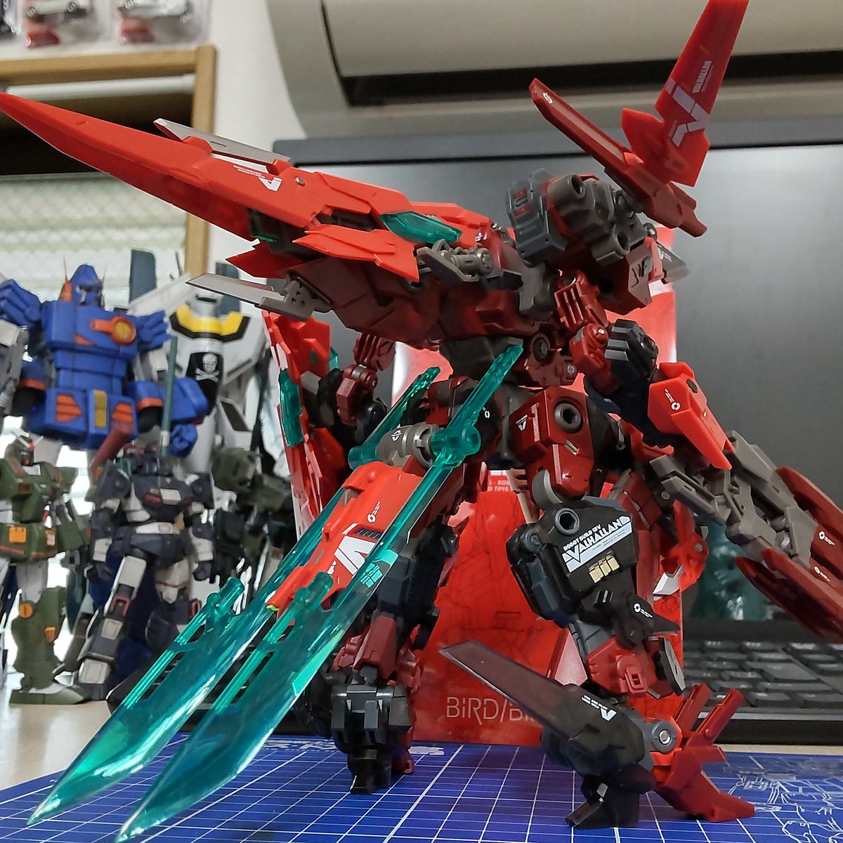 JET4AG's tweet image. #核誠治造 のVALHALLAN(ヴァルハラン)です。
装備のパーツ構成で、しっくりくるパターンを模索して楽しんでいます。
#BIRD_BINARY #ROBOTBUILD #フィギュア