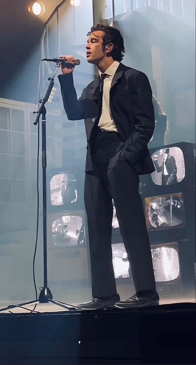 lexi is on a 3 day limit ̽ ̽ on Twitter "finding out that matty healy