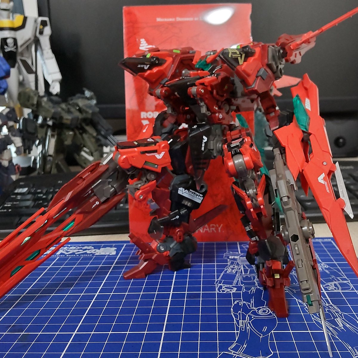 JET4AG's tweet image. #核誠治造 のVALHALLAN(ヴァルハラン)です。
装備のパーツ構成で、しっくりくるパターンを模索して楽しんでいます。
#BIRD_BINARY #ROBOTBUILD #フィギュア
