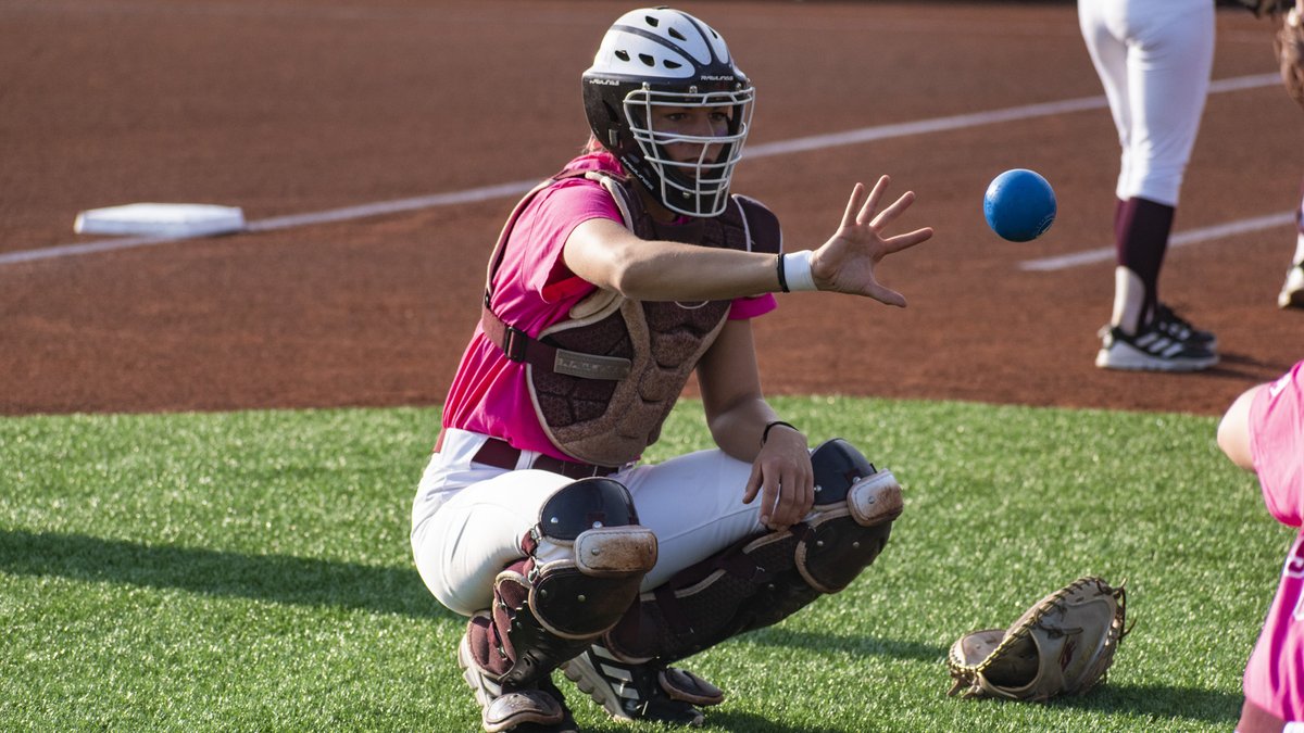 CMUSoftball's tweet photo. Sunday morning softball 😀

#FireUpChips🔥⬆️🥎 https://t.co/Otnv0fBgAw