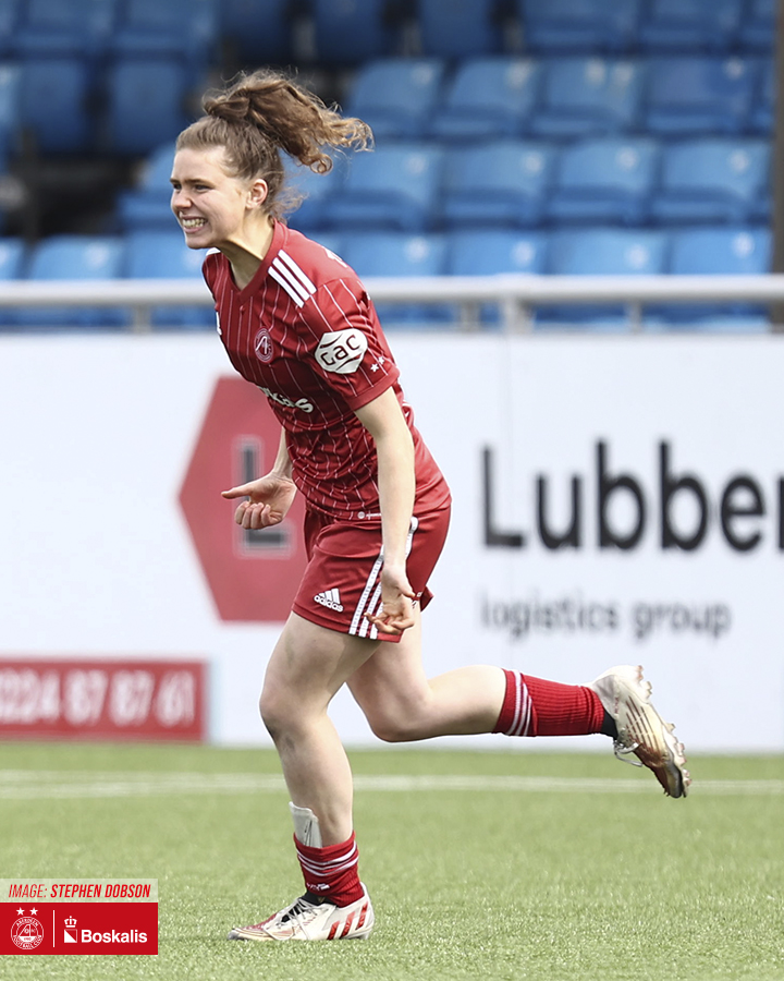 AberdeenWomen's tweet photo. FULL TIME! 

A big win for The Dons as they defeat Accies by two goals to one thanks to goals from Hutchison (38') &amp; Thomson (58')

FT | 🔴 2-1 ⚫️ // #StandFree https://t.co/pl1Va8rulE