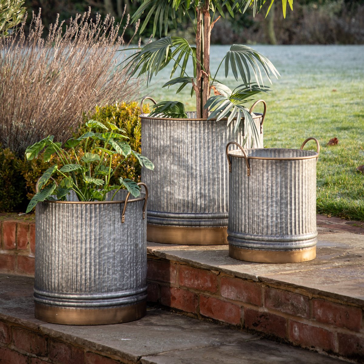 #Gardendécor for those who love alfresco life.
Discover our range of garden accessories perfect finishing touches to make outdoor spaces your favourite spot
Potting, ornaments, decoration, fire pits, chimineas & pizza ovens
alfrescogardenfurniture.co.uk
#gardenideas
#beautifulgardens