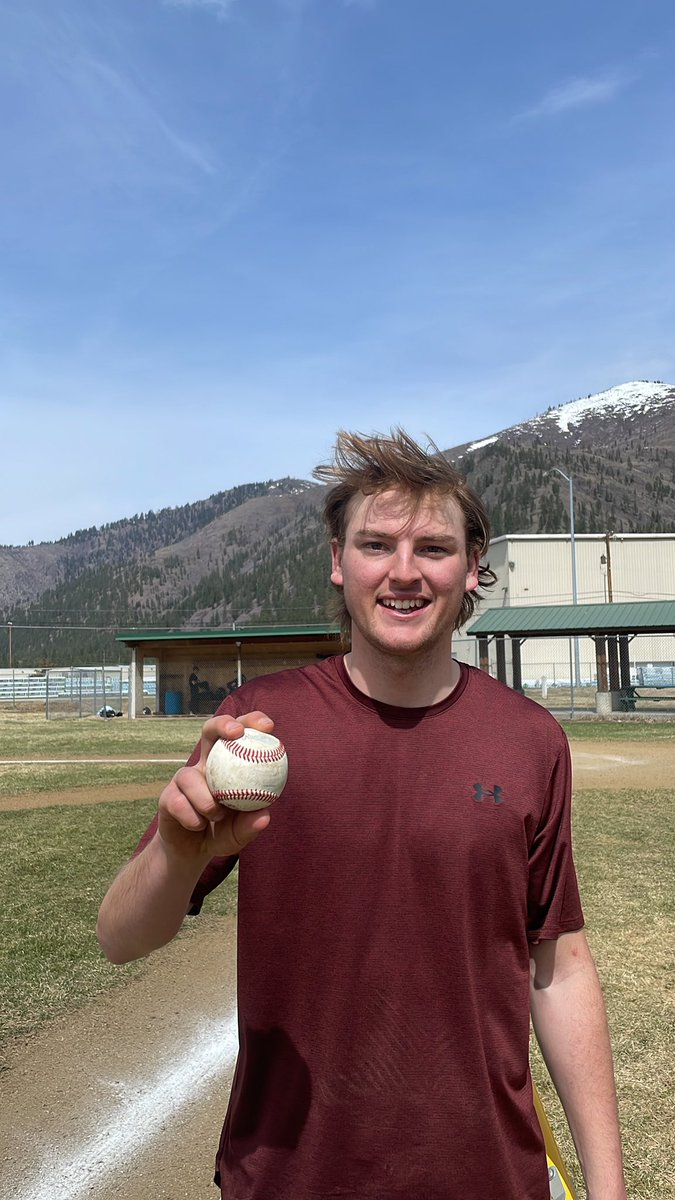 UMGrizBaseball's tweet photo. This guy hit a 3-run bomb and flashed the leather all day as #GrizWin 9-6 to take 2 of 3 from Weber State! #GrizBaseball #UMsBestKeptSecret https://t.co/gdmXe6ZJcc