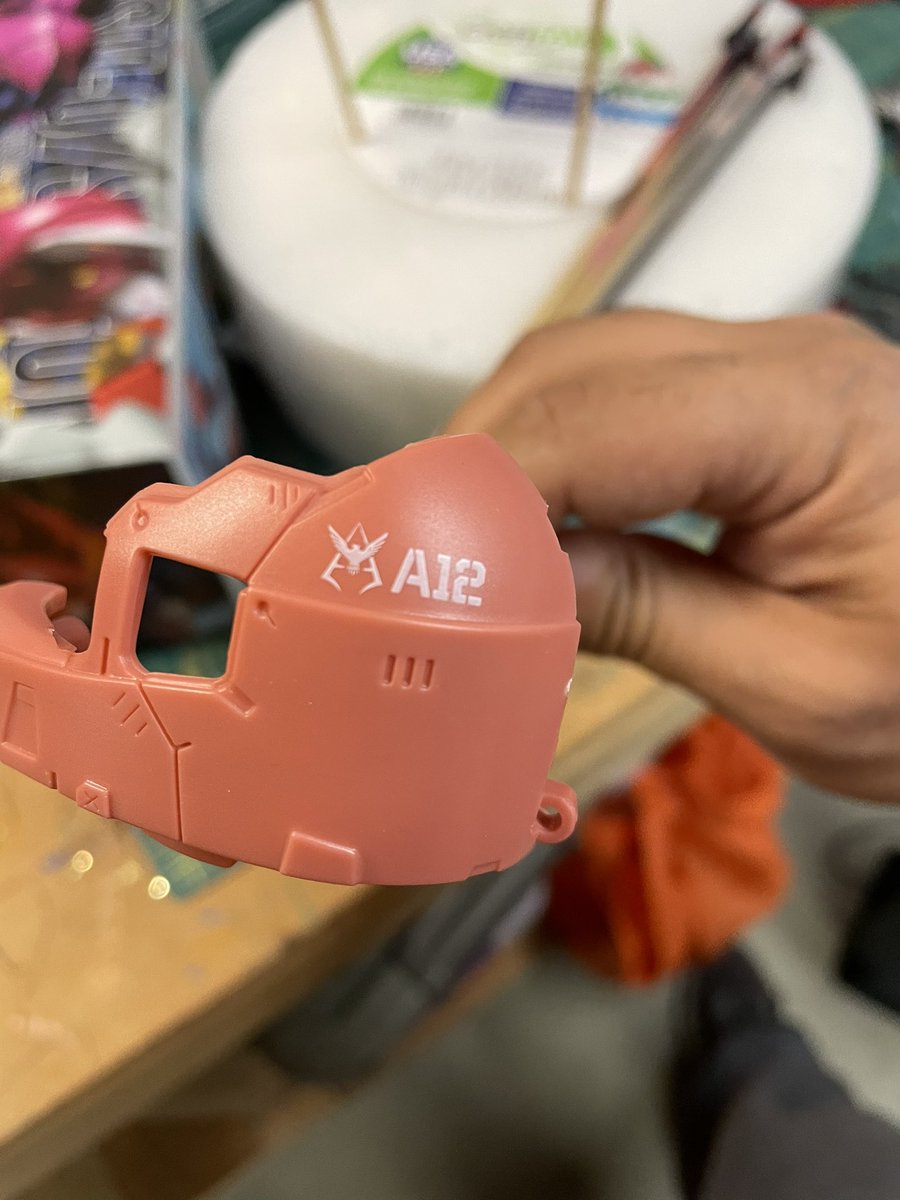 Working on a gashpin Zaku head for the first build of the year. 

#gunpla