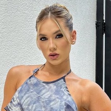 Jean 🧣 on Twitter: "passar 20 dias sem as filhas: 😍🥰🥰 passar 20 dias