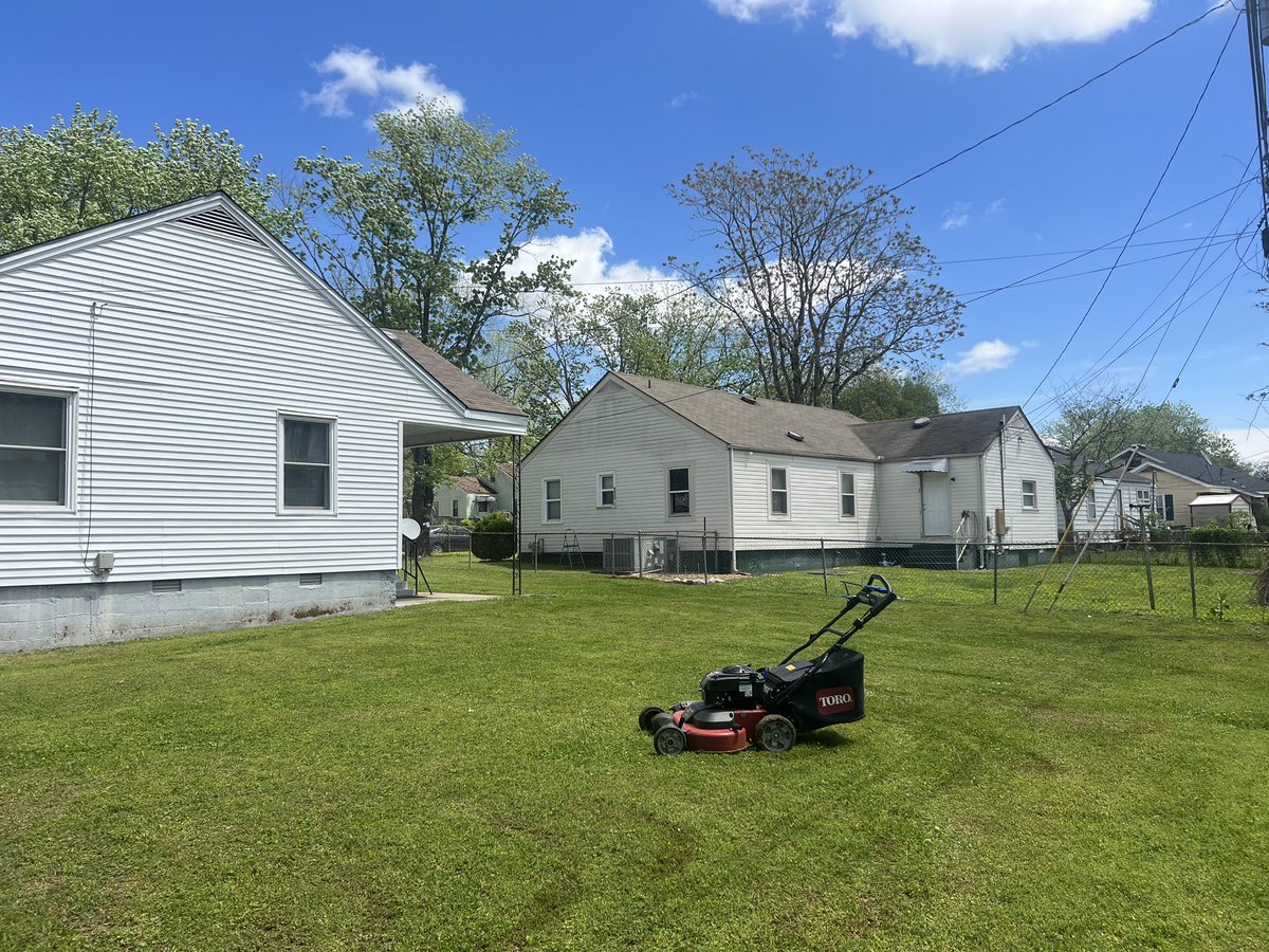 This afternoon we had the pleasure of mowing Mr. Greeson’s lawn . Great seeing him, he’s doing well ! Making a difference one lawn at a time .