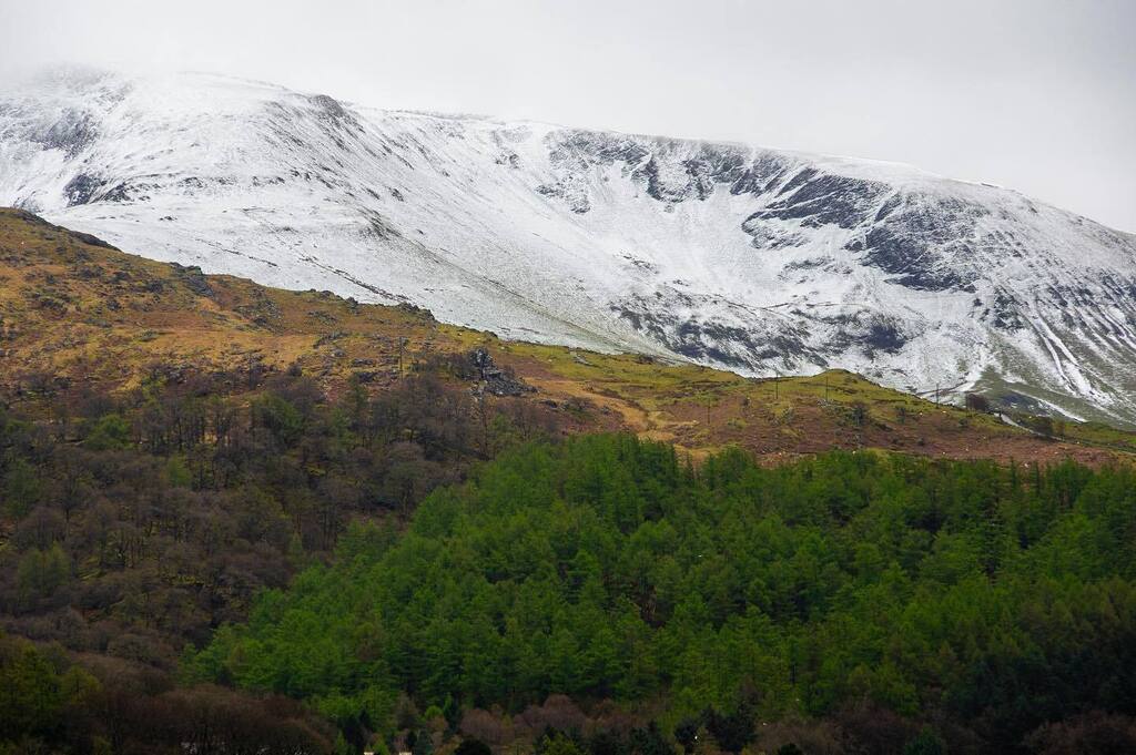 A snowy Llanberis this week #llanberis #northwales #snow #mountains instagr.am/p/CrGzbUQpkOf/
