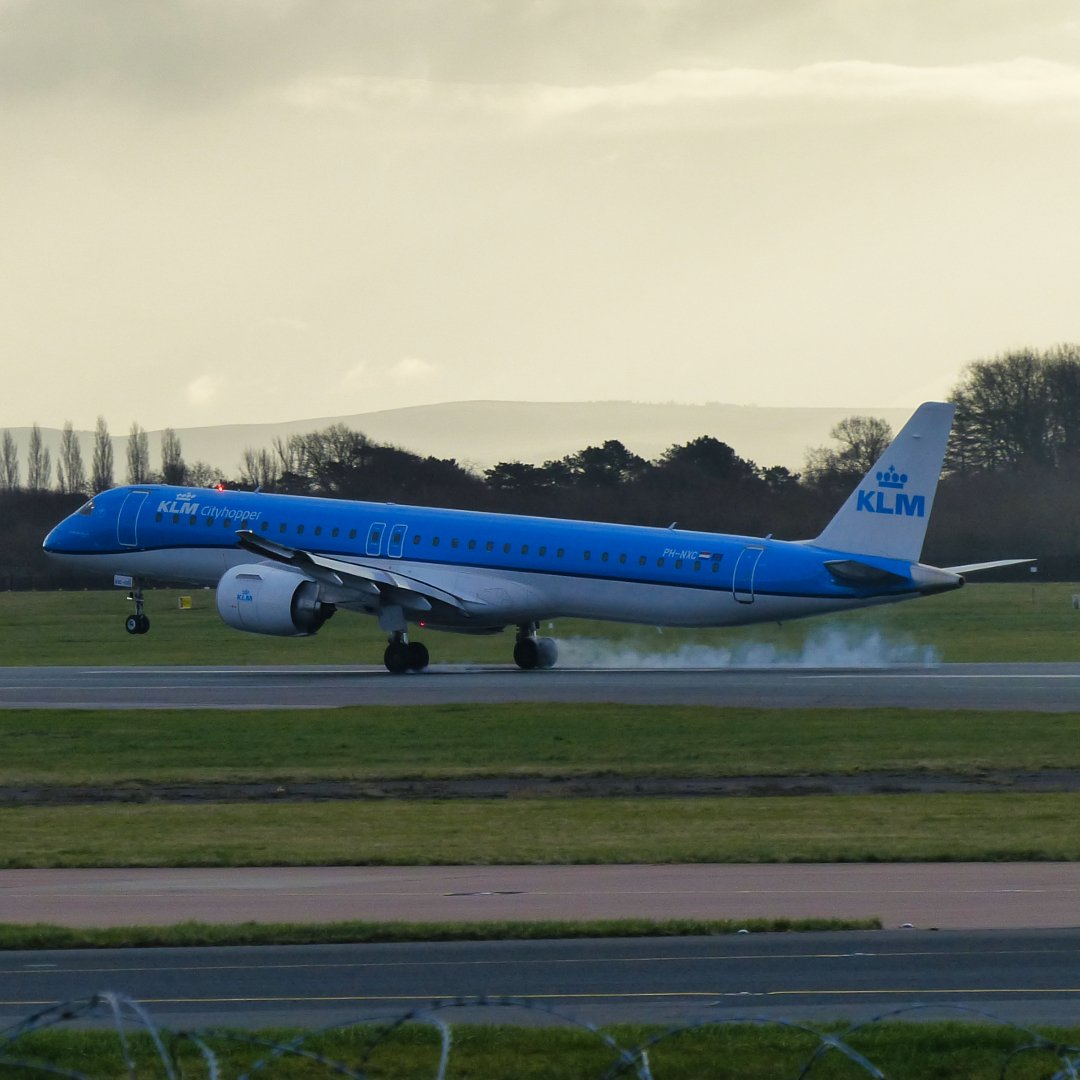 KLM Cityhopper Embraer E195-E2 PH-NXC arriving at Manchester Airport from Amsterdam Airport Schiphol 26.2.23.

#klm #klmroyaldutchairlines #klmcityhopper #embraer #embraerlovers #weloveembraer #embraerstories #embraerejet #embraerejets #ejet #ejets #erj #e195 #emb195 #embraere195