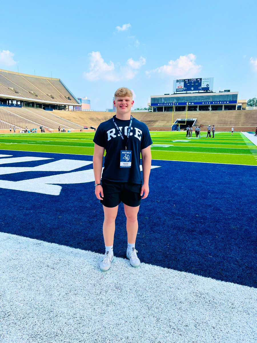 Brock_perry_'s tweet photo. Had a great time at Rice’s Spring game! Thanks @CoachRegalado for having me out. 🦉@Coachblsmith @CoachChadJ @CoachTMiller18 #GoOwls https://t.co/Mhm5bADwp3