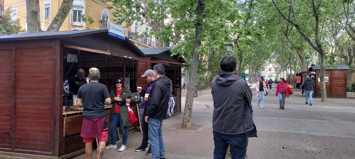 Tomando unas birrillas en el puesto de <a href="/LaBirraPirata/">La Birra Pirata</a> la birra mejor! #VK #Bulevarte