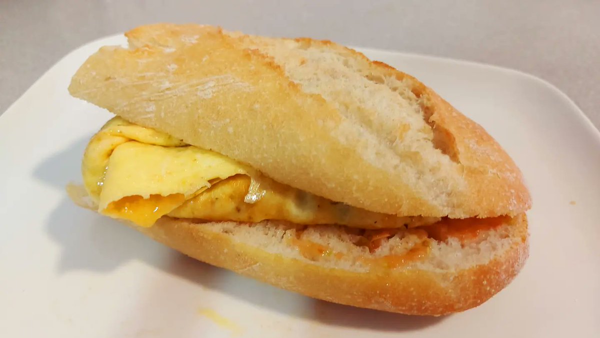 comocomodiadia's tweet photo. ... #bocadillo, #pantomate y #tortilladeajetes ... #guisoyo #comocomodiadia https://t.co/WidycfcHXq