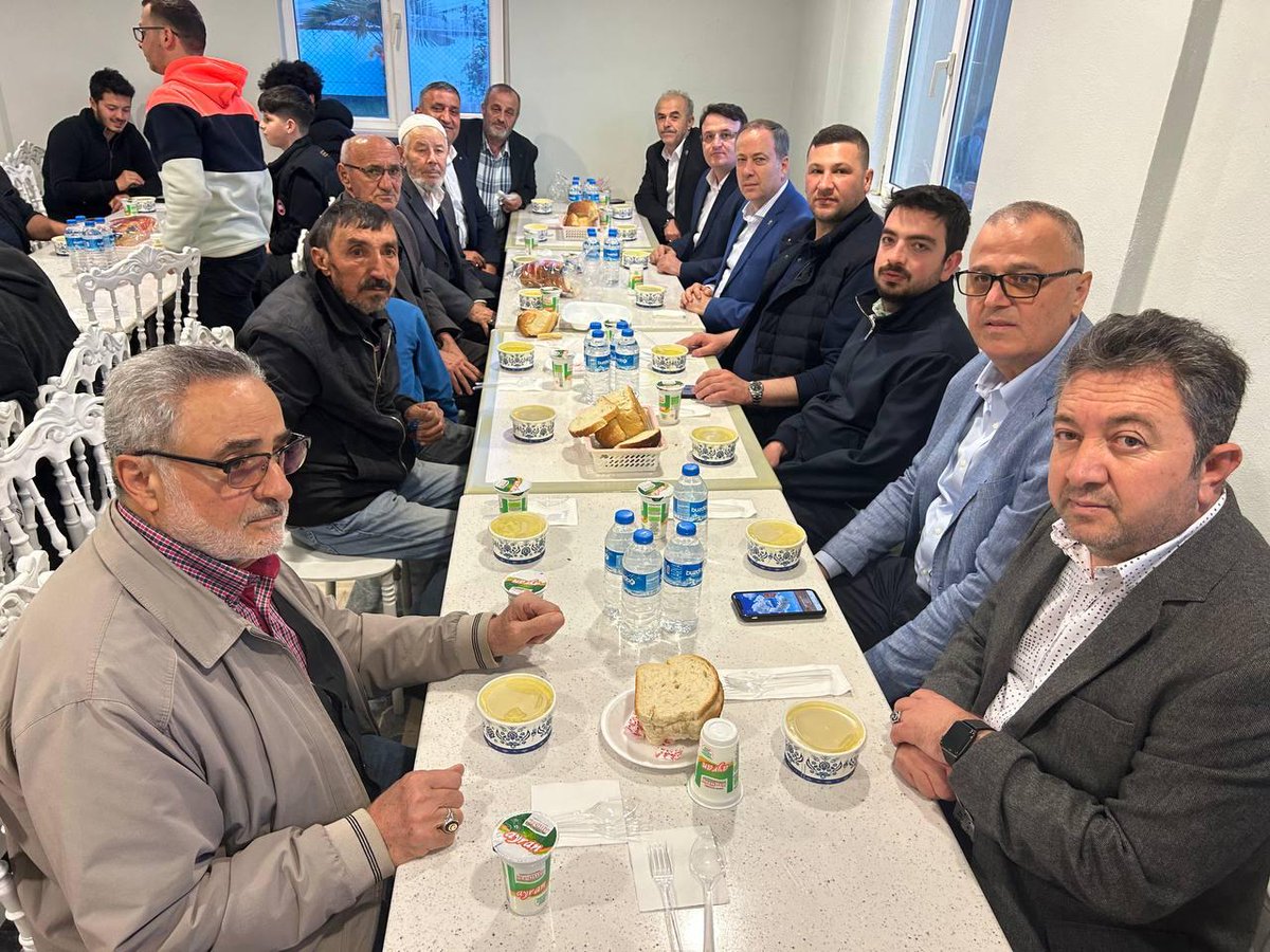 📍Esentepe Mahallesi 
Milletvekili adayımız Sn. @murat_kaya54 ile birlikte Esentepe mahallemizde düzenlenen iftar programına katılım sağladık.
Rabbim tuttuğumuz oruçları kabul etsin.