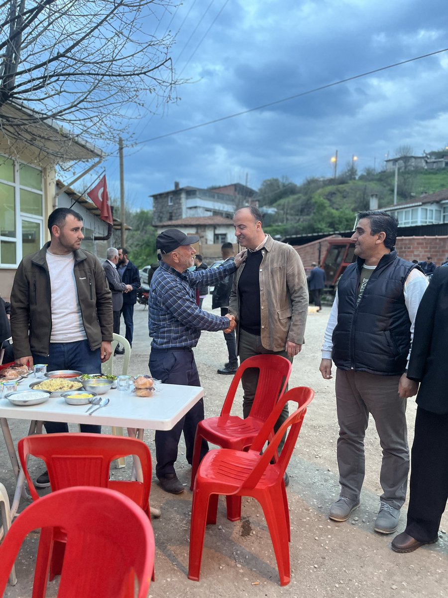 doctorsitki's tweet photo. 📍YAVELER KÖYÜ/ÇAN

Çan-Yaveler Köyümüzde düzenlenen iftar programına katılarak Yaveler Köyündeki değerli vatandaşlarımızla bereket sofrasında bir araya geldik. 

Sıtkı KEÇECİ
MHP ÇANAKKALE MV. Adayı 

@SalihAltnkaya17 @Alitugr98476809 https://t.co/oP9BqX3roK