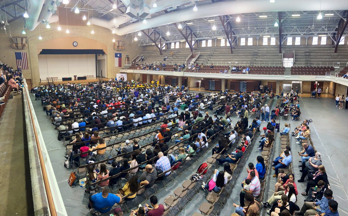 Amazing weekend w/ #FWISD Ss, teachers, families at TX History Day - UT Austin! Culminating from months of R&D, Ss developed papers, exhibits, websites, documentaries, and skits. On Saturday they performed and interviewed w/ judges. Incredibly proud of #FWISD participants!