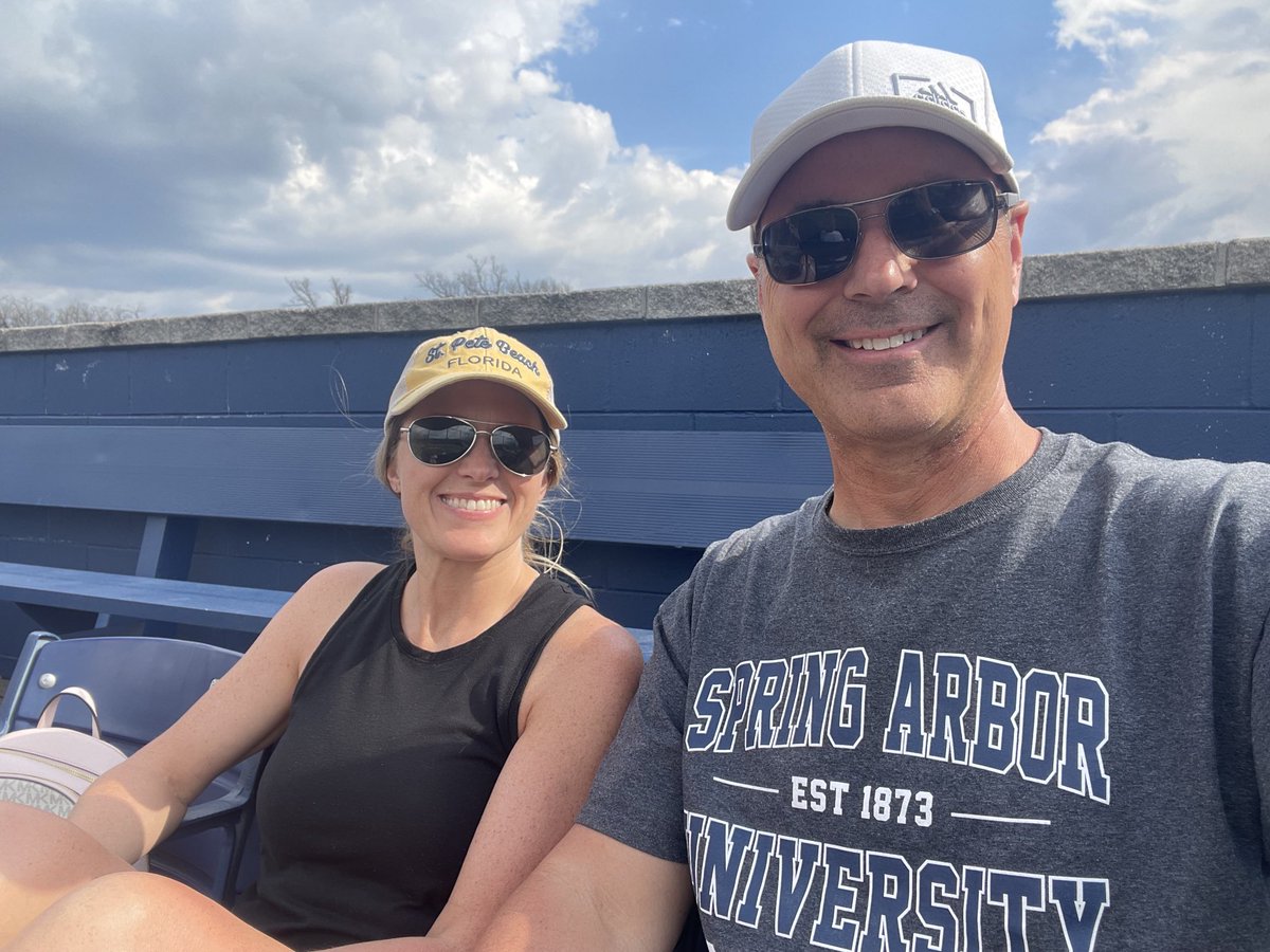 rockford464's tweet photo. Great weekend in Spring Arbor! And great eats at @SliceofSpice1 and #Ixcanul! Great food and great service! Happy 150th @springarboru! https://t.co/0o5Bmdv32b