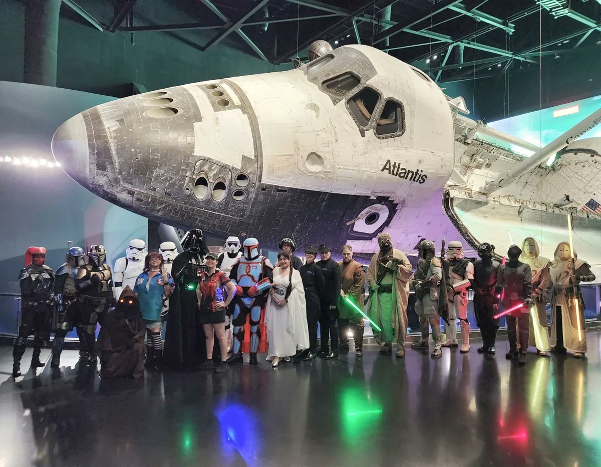 MakazeSquad's tweet photo. Spending the evening at Kennedy Space Center for their Yuri's Night event.
Photos by: @Drgnfly5931
#starwars #501stLegion #FloridaGarrison #makazesquad #rebellegion #mandalorianmercs #r2builders #kennedyspacecenter #nasa #costume #cosplay #yurisnight #ksc #kscvc https://t.co/6wnYnjbWlt