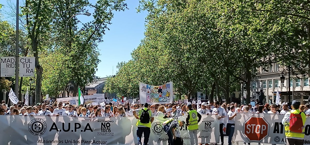 AUPA_Autonomos's tweet photo. Un grupo de personas unidas y comprometidas puede conseguir casi cualquier cosa; ya no van a convencernos de lo contrario.

Sin ataduras políticas, no vamos a parar hasta que la situación de todos los autónomos mejore.

Hoy somos miles, cada día seremos más.

#AutónomosUnidos https://t.co/ori96NVMeF