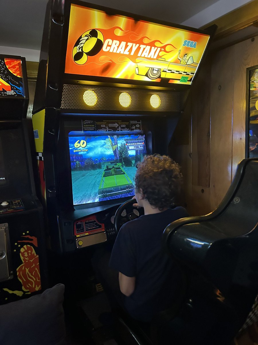 wsarcade's tweet photo. The WSA crew took the night off of setting up the arcade on Alki…. To play in the basement arcade.
#arcadeseverywhere #wsarcade #familynight #videogames https://t.co/djwCs62d3F