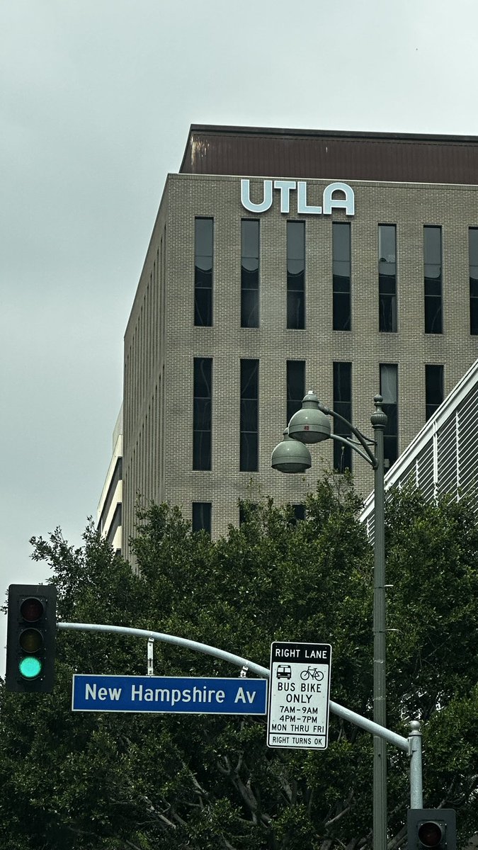 Marcela_Chagoya's tweet image. .@LAUSDSup  Today.. Session #32, why on Sunday? Because the issues on the table ARE that important and they goes beyond salary! GREAT working conditions  lead to GREAT learning conditions and it’s too important that YOU DON’T IGNORE THIS!  Many of us missing time with family and…