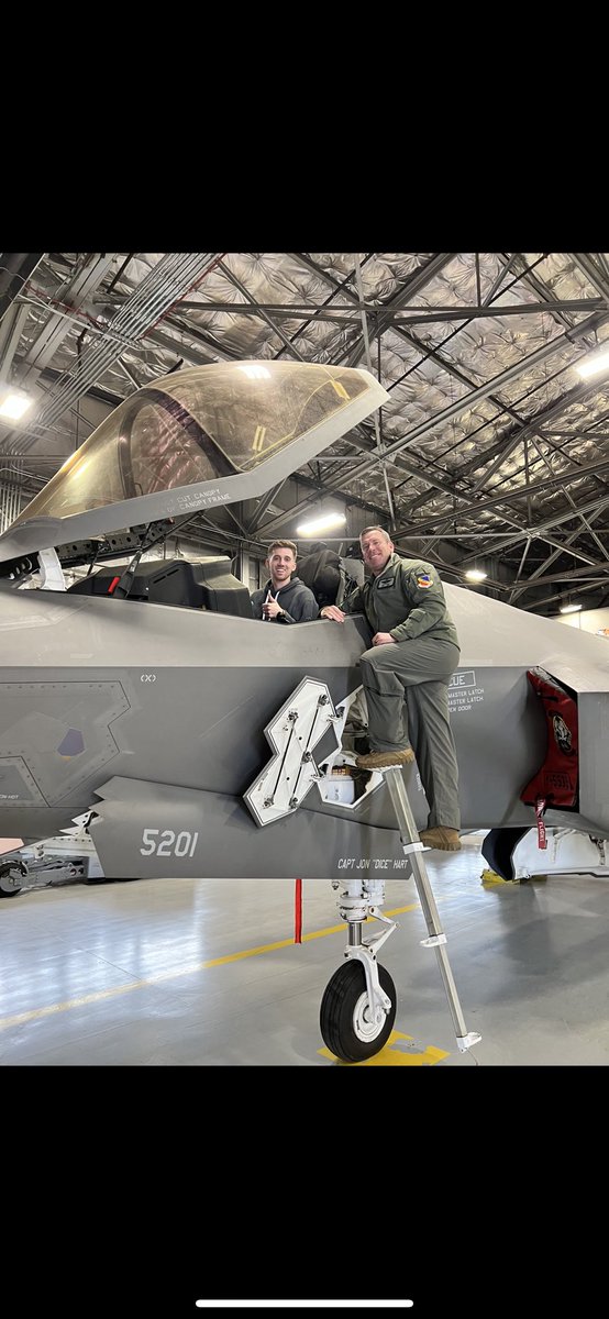 JordanBo_3's tweet photo. What a weekend hanging out with so many American heroes. We celebrated fighter pilot, a fellow Hawkeye Alum, Lieutenant Colonel Edwards legendary career. Special s/o to Wing Commander Andrle for making this an unforgettable time! Hawkeye connections are the best!🇺🇸🇺🇸 https://t.co/tiBd4OEtUJ
