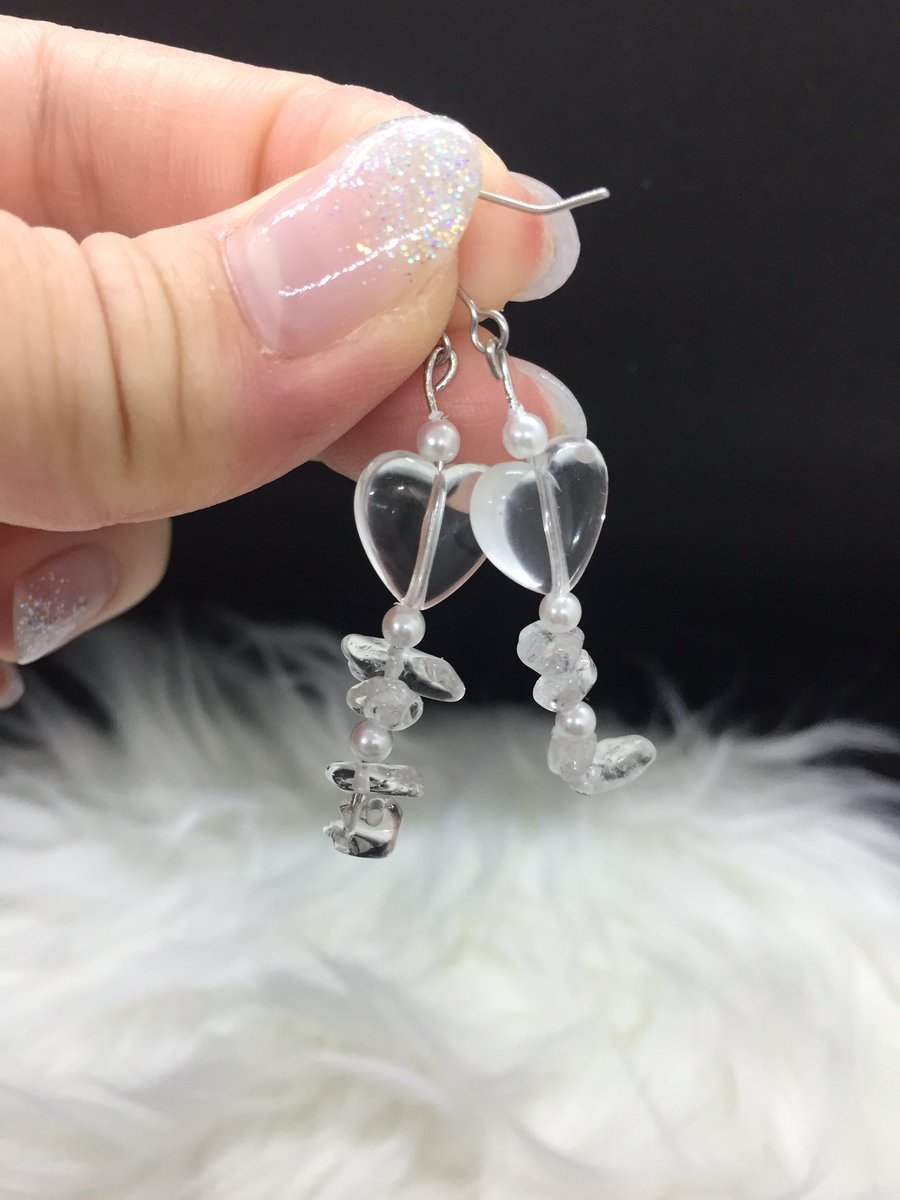 mtmtmtmt3929's tweet photo. bear swaro pierce💗
heart stone pearl💗
bees mask chain💗
#ハンドメイド作品
#ハンドメイドアクセサリー
#bearaccessory
BASE、minneにて販売中🧸💕
minne♡https://t.co/NtQdeyeLEp
BASE♡https://t.co/dRMaHcff5g
Instagram♡@miimii_miimii1988 https://t.co/R3sVzdgfxc
