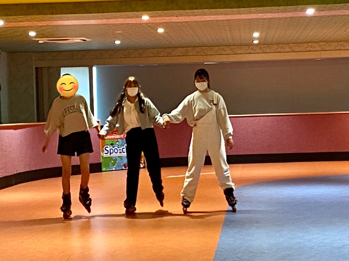 nmu_soft_tennis's tweet photo. 新入生の皆さん、1週間お疲れ様でした！
勧誘4日目と5日目の様子です🎾
スポッチャやボードゲームを大満喫！！

新入生もなんと6人も入部宣言してくれました🥰
4/17,4/18もまだまだ勧誘やってます！🫶
明日からの授業も頑張りましょう〜！ https://t.co/mGC2zr9gIg