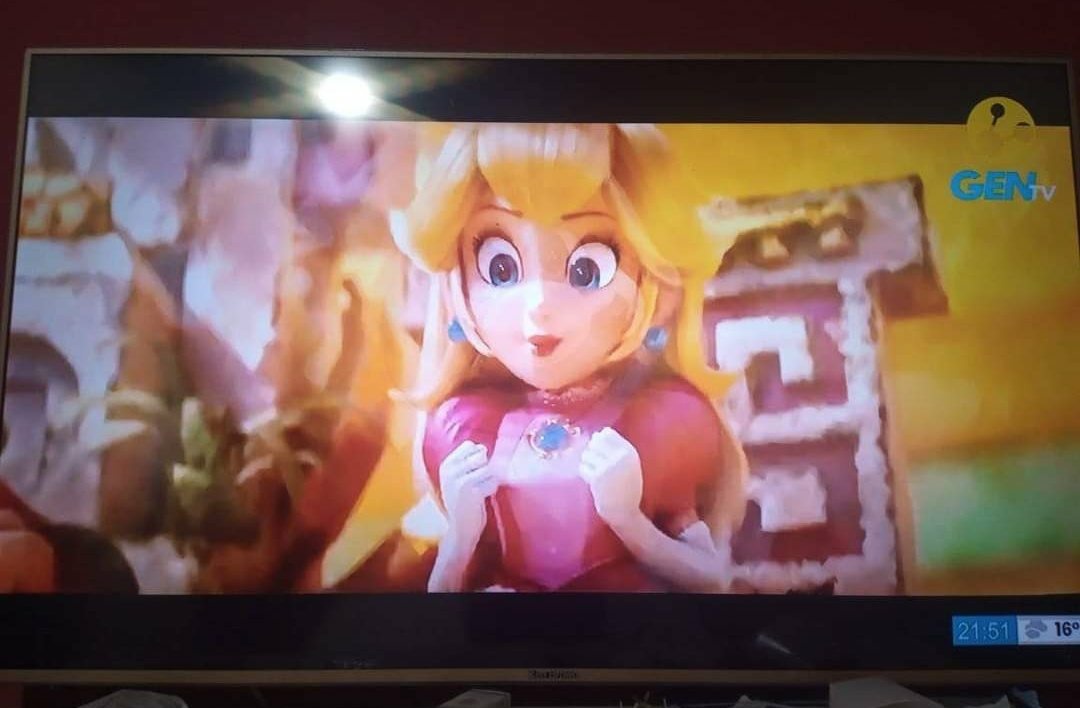 therealbuni's tweet photo. En un canal argentino están pasando la pelicula de Mario que salió hace 1 semana JSJAJAJA
Fallecio el copyright 
Nintendo domado por la viveza criolla https://t.co/7QJXW39ho3
