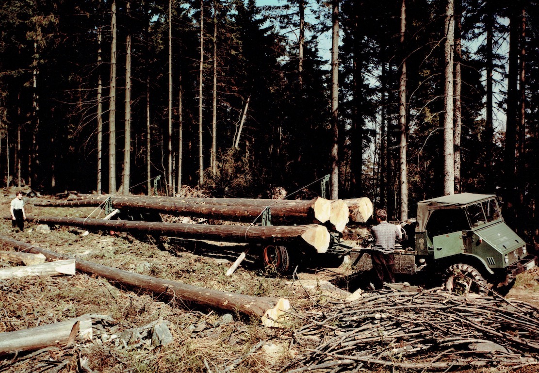 UnimogCommunity's tweet photo. Unimog 411 im Forsteinsatz mit einer Doppeltrommel-Winde.
Unimog 411 in forestry use with a double-drum winch. Photo Mercedes-Benz
#mercedesbenz #gaggenau #unimog #daimler #ucg #unimogfan #forstwirtschaft #forst #forestry #unimogcommunity #unimogmuseum #seilwinde #rotzler https://t.co/gDcKx76WDG