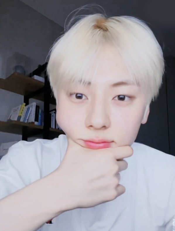 jolaengi's tweet photo. 내가 제일 조아하는 소프트콘🍦

#황민현 https://t.co/MTAVshbLpc