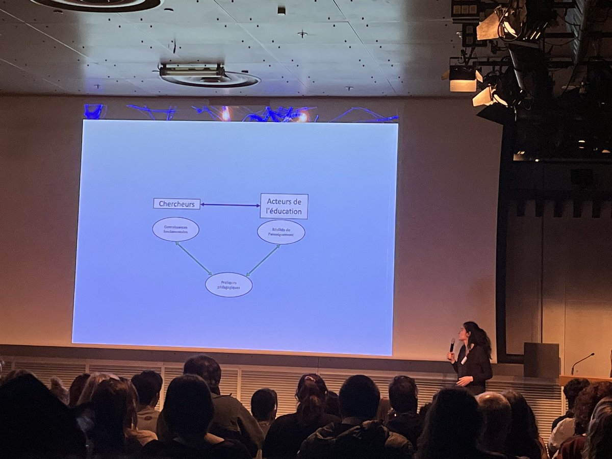 BerthierBonfig2's tweet image. #FSC22 #AFSC « Les sciences cognitives dans les apprentissages sous l’angle de la recherche » Conférence de Jean-Luc Berthier et d’Inés Tchekemian au @ForumSCo  à @citedessciences  @CognivenceP