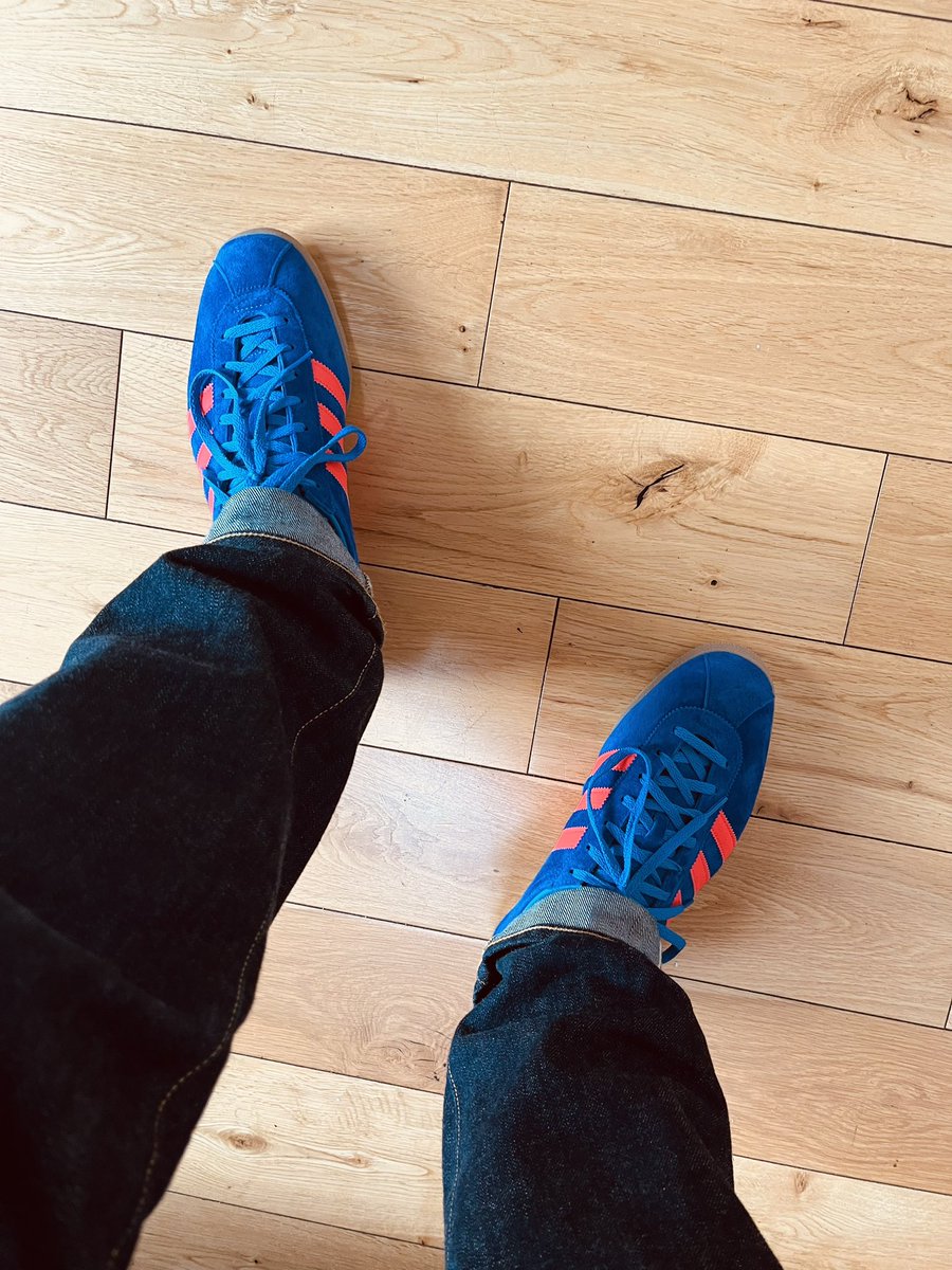 Straight on foot and off to the pub for a Guinness! Thanks to @goodie808 for picking these up and @thehipstore! #dublin #adidas @adiFamily_ @DeadstockUtopia