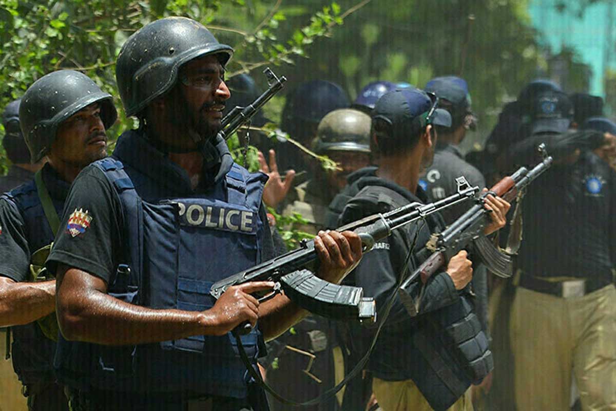TheViewsNetwork's tweet photo. ان علاقوں سے رہائشیوں کا انخلا نہیں ہوگا، یہ آپریشن رد الفساد یا ضرب عضب کی طرح کوئی بڑا یا نیا آپریشن نہیں بلکہ پہلے سے جاری آپریشنز کو...👇
https://t.co/wO1c6NgumE
#NationalNews
#16thapril2023
#ArmyChief
#ZarbAzab
#Oprations
#TVN
#TVNUrdu
#TVNNational
#TheViewsNetwork https://t.co/XI87Au558h