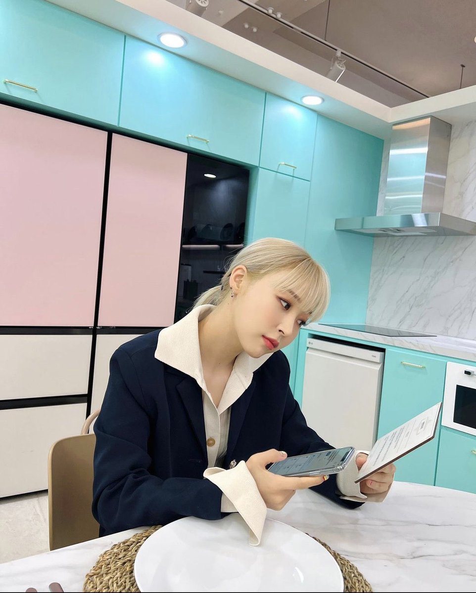 timetomoonbyul's tweet photo. 220414 문별 인스타그램

#문별 #MOONBYUL https://t.co/olc60C11SE