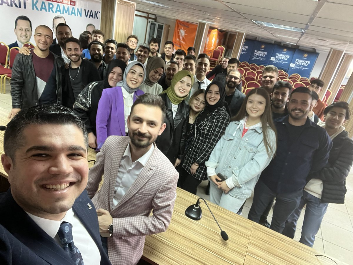 📌 Karaman  / İl Yönetim Kurulu Toplantısı 

Karaman Gençlik Kolları Başkanımız  @kemaltoprak94 ve <a href="/akgenckaraman/">AK Gençlik Karaman</a> Teşkilatımızla beraber İl Yönetim Kurulu  Toplantımızı gerçekleştirdik.Yapacağımız saha çalışmaları ile alakalı istişare ettik.Karaman’da ulaşılmadık genç kalmayacak