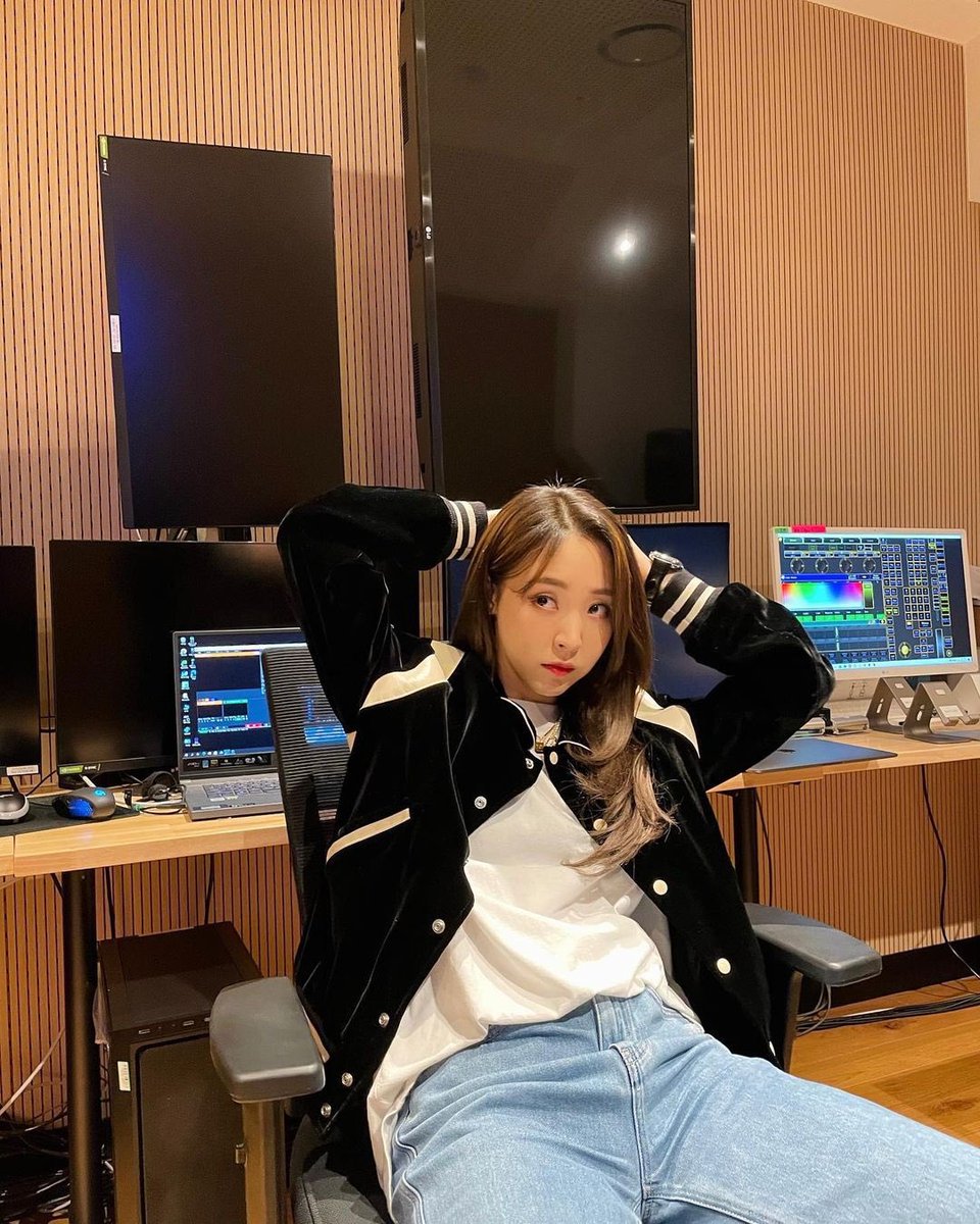 timetomoonbyul's tweet photo. 220416 문별 인스타그램

#문별 #MOONBYUL https://t.co/N5j4W3R2N5
