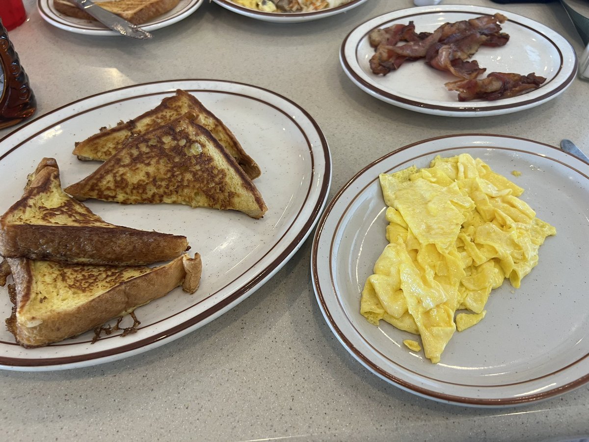 AndyGoBlue23's tweet photo. Post run meal #Carbs4Life https://t.co/nyyPxLgTN9