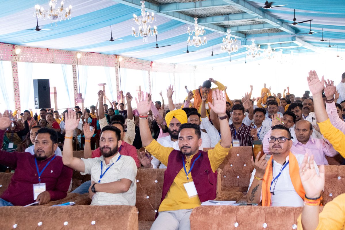 pushkardhami's tweet photo. आज परमार्थ निकेतन में आयोजित गंगा समग्र अविरल गंगा निर्मल गंगा कार्यक्रम में सम्मिलित हुआ। इस अभियान के तहत माँ गंगा को स्वच्छ रखने के साथ ही जल स्रोतों के संरक्षण एवं संवर्धन हेतु भी कार्य किए जा रहे हैं। https://t.co/KKuNiNIRfZ