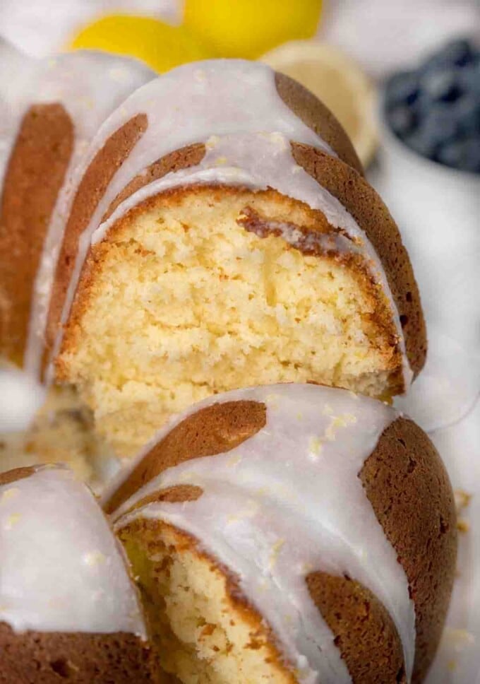AskChefDennis's tweet photo. Lemon Bundt Cake https://t.co/ofmjm6BTXr https://t.co/L5ZvSPGyxa