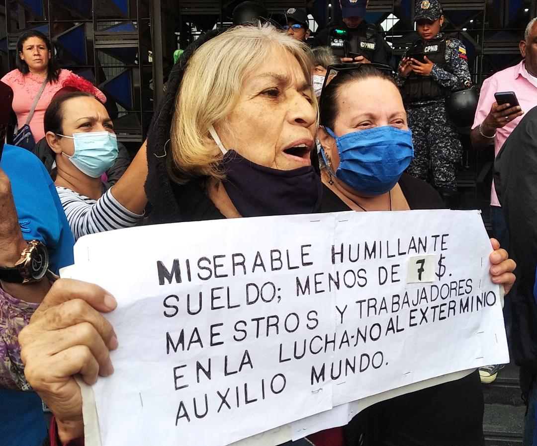 contrapuntovzla's tweet photo. FVM pide reunión urgente con la ministra de Educación https://t.co/nTNkz22v4x https://t.co/UpTDMutFLu
