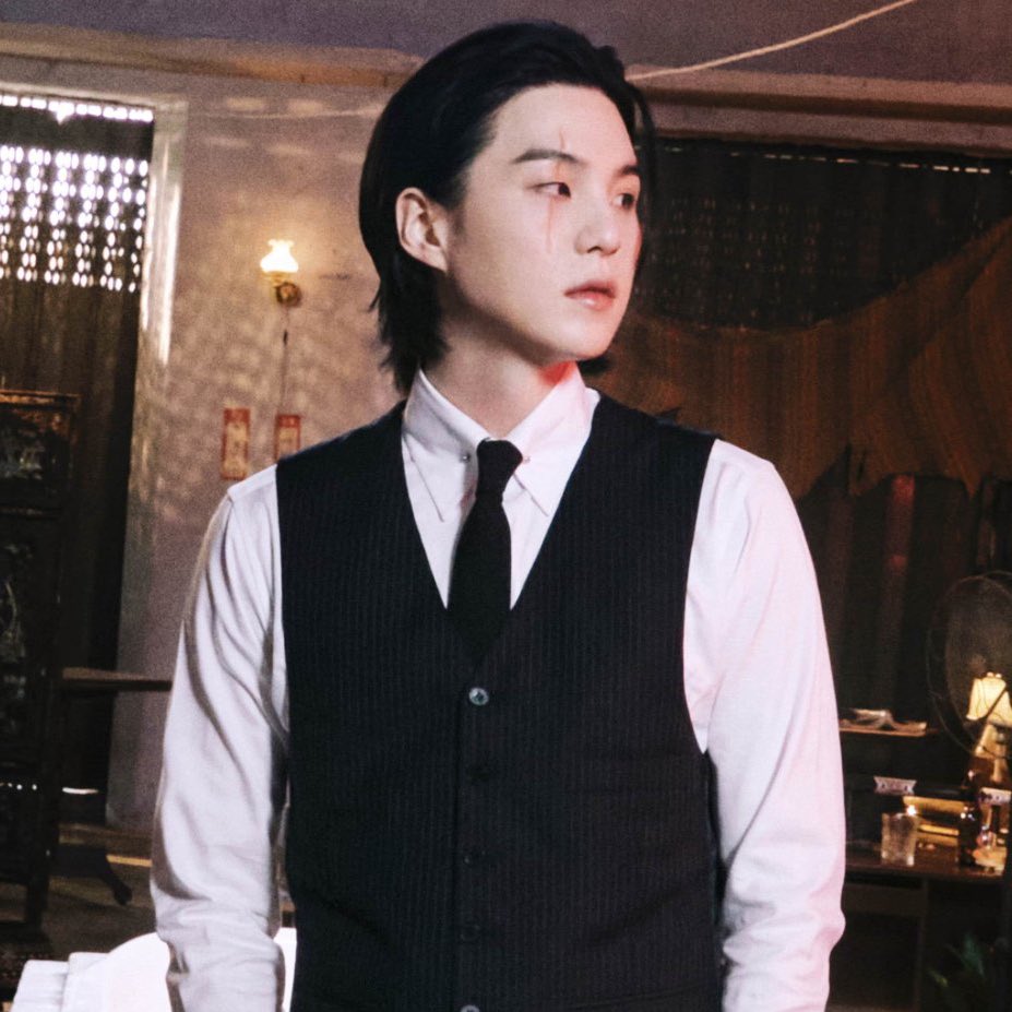 hourIysuga's tweet photo. THE SCAR?? https://t.co/NNh5fWAz8o