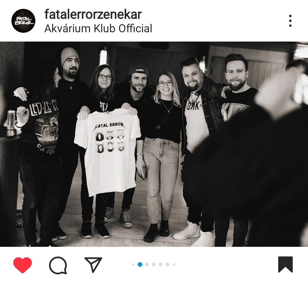 Kextekercs's tweet photo. Na, ezt is megéltük, hogy zenekaros merch lett a FanArtomból🥰🙏🖤
#FatalErrorzenekar https://t.co/LrlTY6bDKy