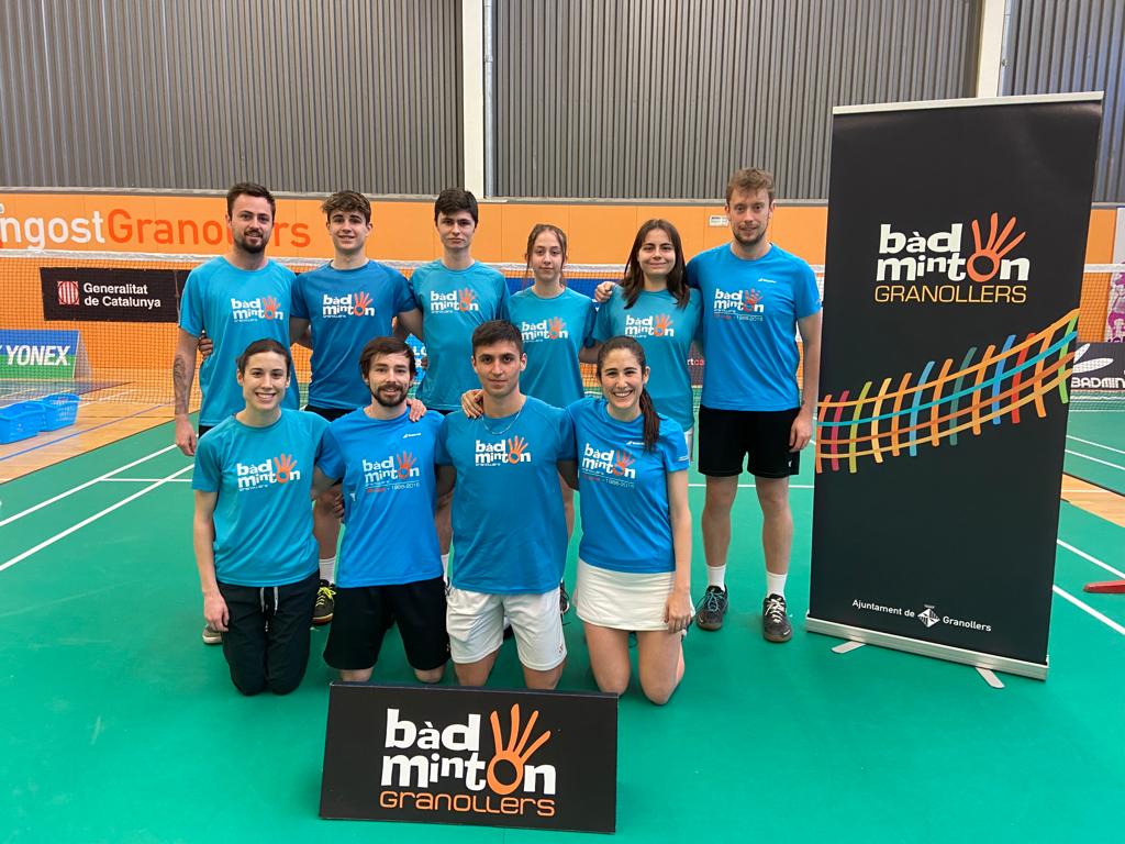 ¡Tras el esfuerzo titánico del equipo de primera oro, este fin de semana, hemos conseguido salir del descenso!!😎😎
¡Gran trabajo, equipo!!💪🔥
<a href="/GRN_esports/">Granollers Esports</a> <a href="/BadmintonESP/">🏸 Bádminton España</a>