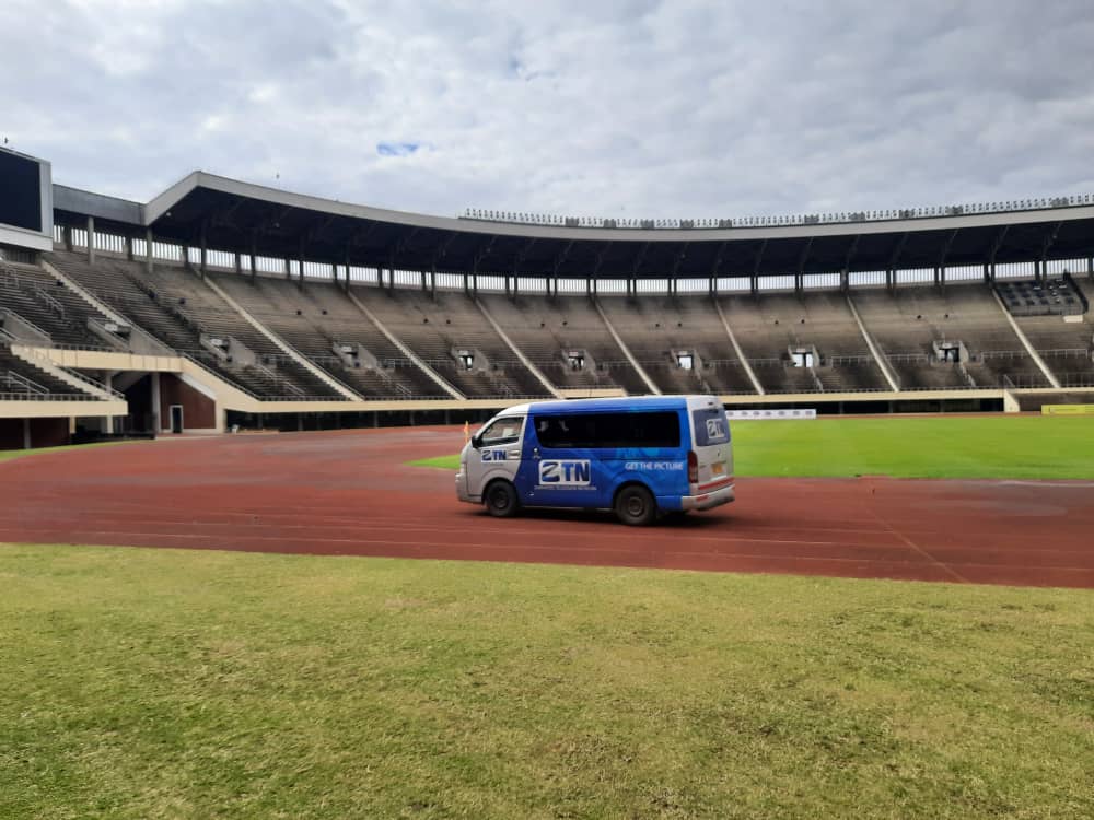 ZTNPrime's tweet photo. Full Time @CastleLagerPSL Results.
@capsunitedfczw 1-1 @FCPlatinum
@BulawayoChiefs 2-2 @CHICKENINNFC1
#TriangleFC 2-1 @blackrhinosfc
#GetThePicture #ZTNSport #MatchDay5 https://t.co/bCHaVHVRNL