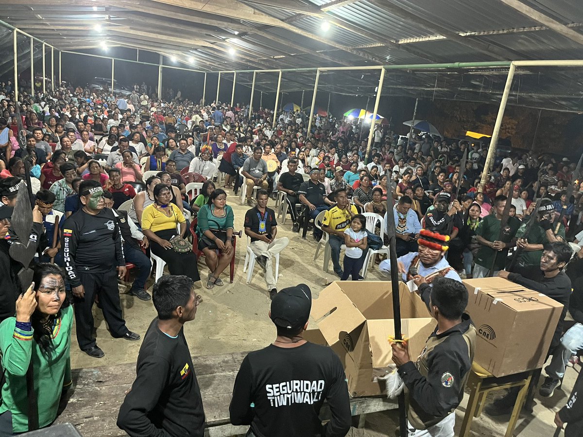 sachacristo1's tweet photo. Luis Canelos es el nuevo Presidente de la Nacionalidad Kichwa de Pastaza, masivo y poderoso congreso de mi organización de base #Pakkiru https://t.co/7IWTtj32q6