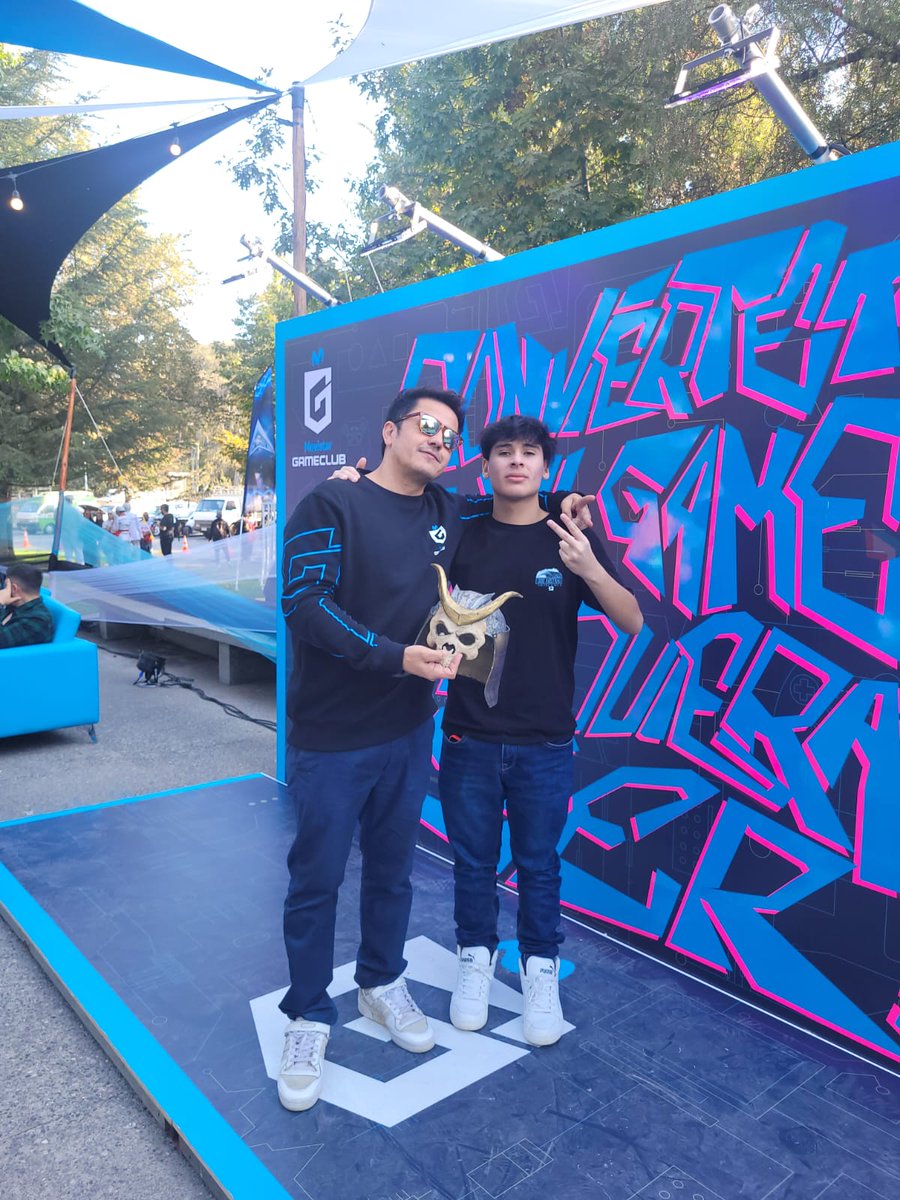ETCMcflyChile's tweet photo. Junto a mi Champ @FgcNicolas en el stand de #MovistarGameClub en #GamerCity. Un gusto verlos @Patrici62236180, @Scorpionprocs 🔥🔥 https://t.co/OUyOtkBTt0