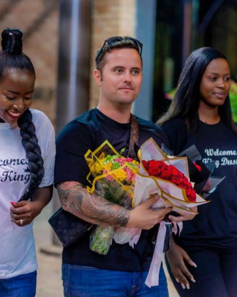 IGIHE's tweet image. Niyonizeye Judith wahoze ari umugore wa Safi Madiba ari mu byishimo nyuma y’uko umukunzi we mushya amusuye mu Rwanda, ndese bivugwa ko barimo kwiyerekana mu muryango mbere yo gushyingiranwa.
ow.ly/WRes50NK6qL