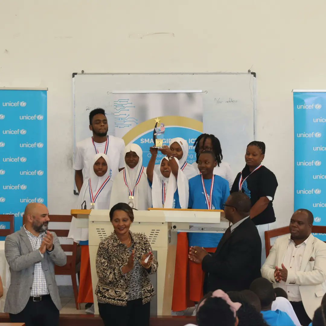 hassan_sammah's tweet photo. Announcing the Winner of the @smartgirlzinict competition got the audience cheerful with much applauses, Kijitonyama were the Winner, Jangwani Secondary the 1st Runner up and @fezaschools girls 2nd Runner up. Really happy for being the facilitator of the school. https://t.co/spdA2UgKMz