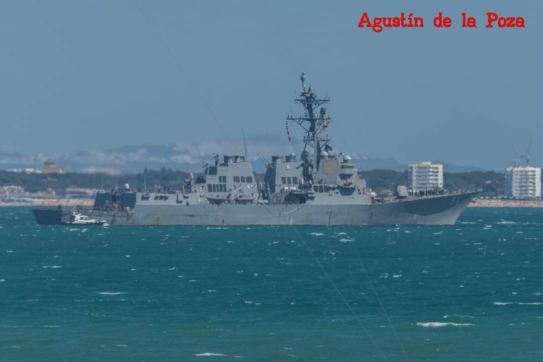 Zarpa desde la Base Naval de Rota el destructor Bulkeley DDG84 desplegado en el área de operaciones de las Fuerzas Navales de Europa de la Sexta Flota de EE.UU.